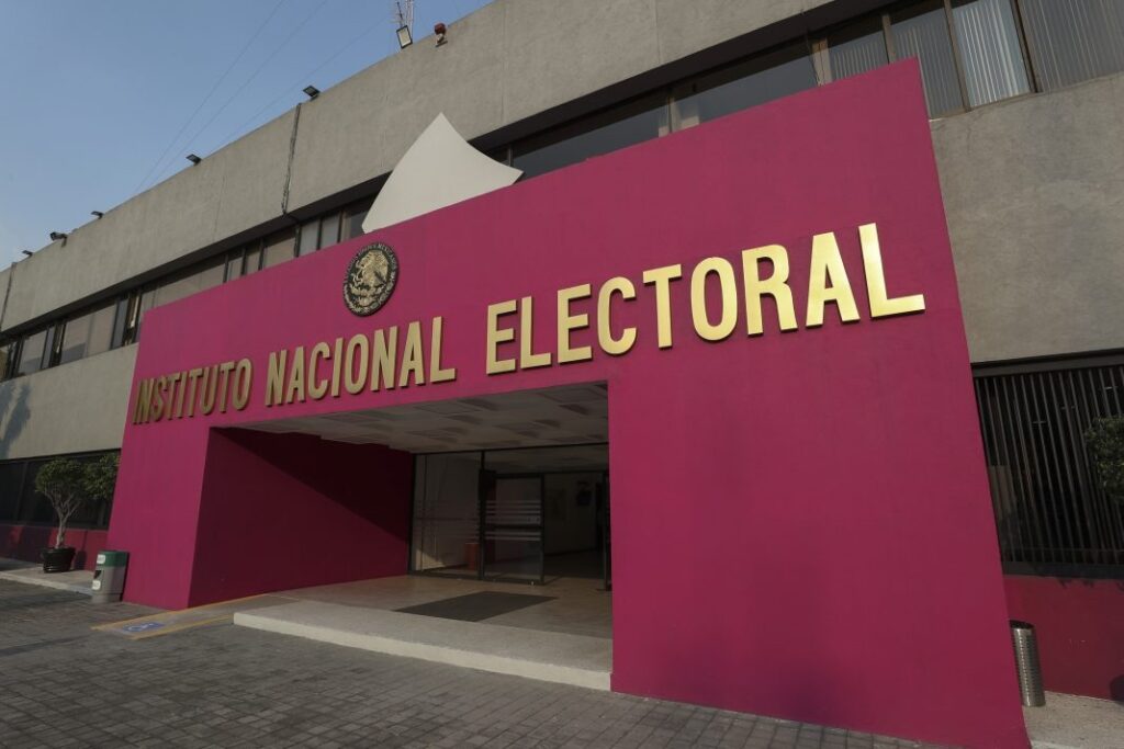 INE ajusta presupuesto para 2024 y elimina el fondo de apoyo a observación electoral