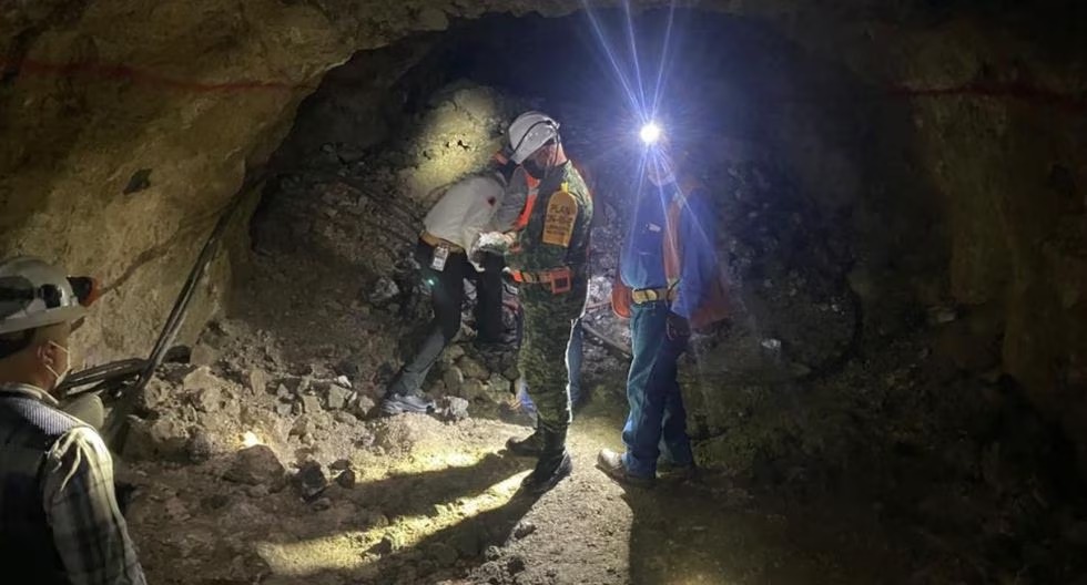 Mineros sepultados vivos
