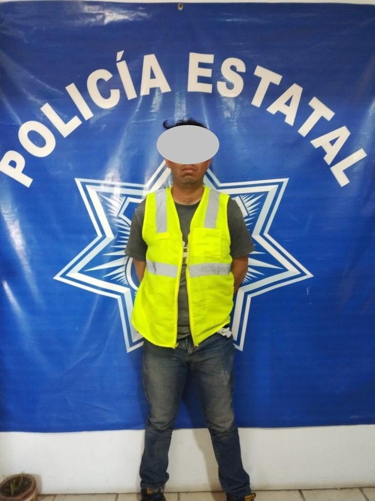 Manoseaba y fotografiaba a jovencitas en plena plaza