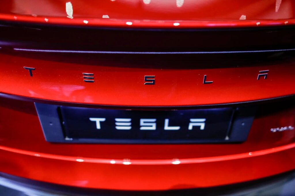 Instalación de Tesla en Nuevo León avanza con lentitud y dudas