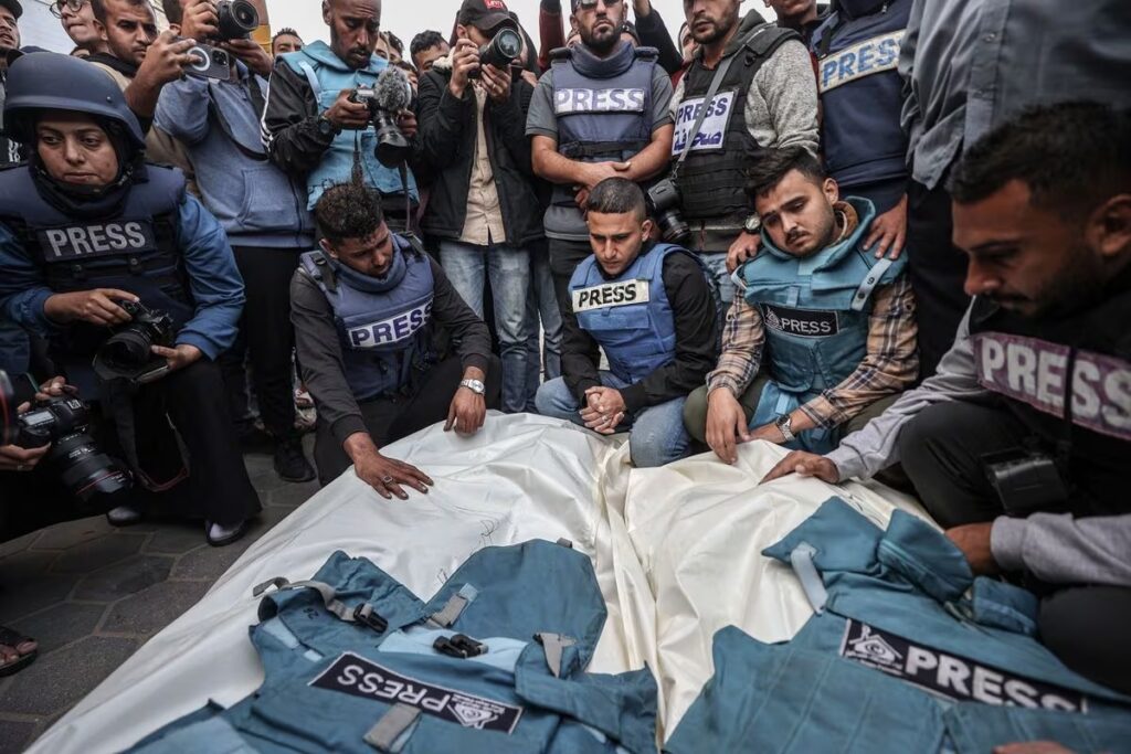 Suman 97 periodistas muertos por ataques de Israel en Gaza