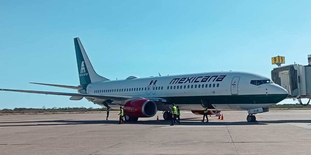 Aterriza primer vuelo de Mexicana de Aviación en Mazatlán, Sinaloa
