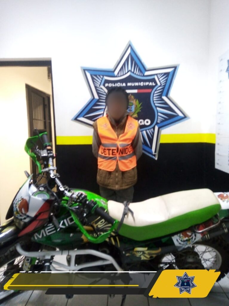 Por pasear en moto ajena lo arrestaron