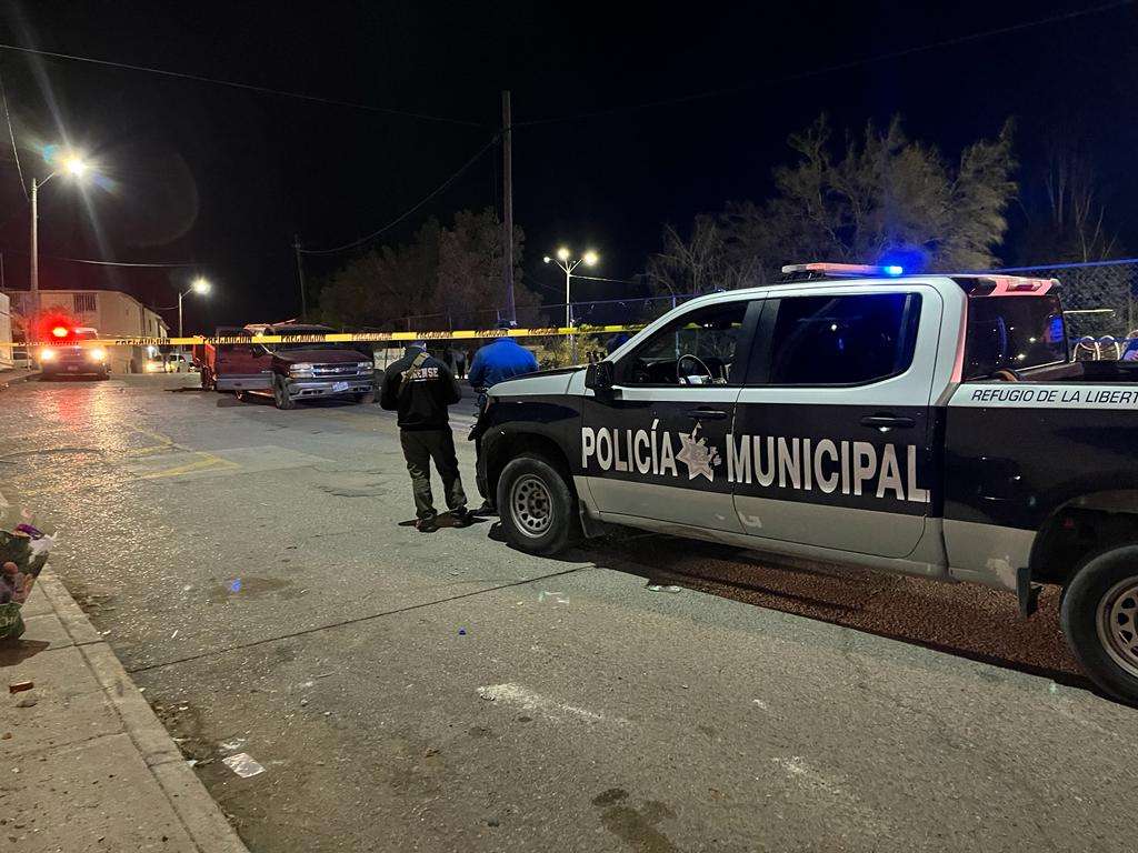 Sicarios lo asesinan a balazos a bordo de su camioneta; recibió varios disparos