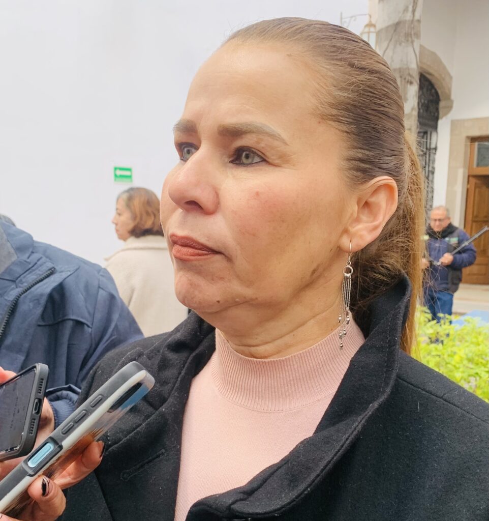 Paciencia; rehabilitación de banquetas vale la pena, se invierten 40 millones de pesos: Regidora