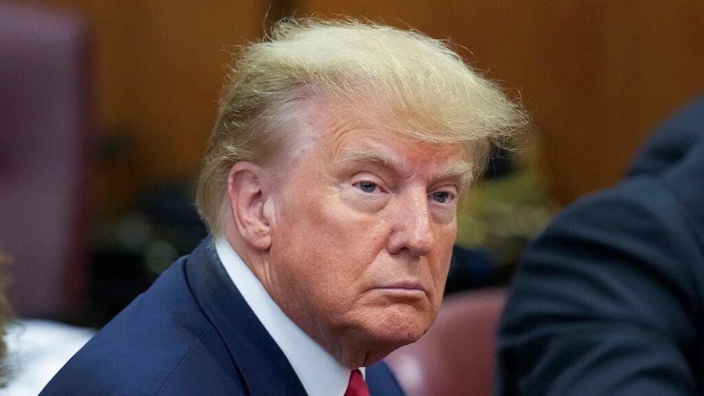 Defensa de Trump pide a la Corte Suprema impedir que otros estados lo excluyan de las primarias republicanas