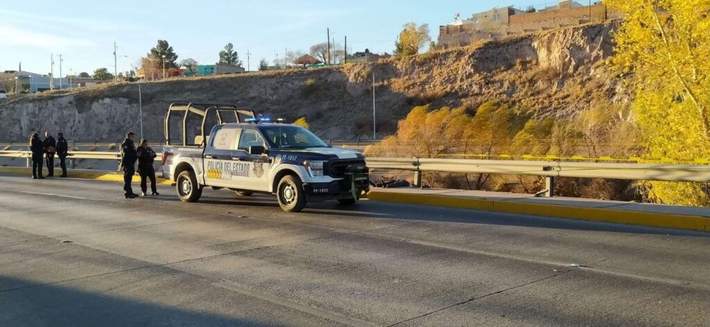 Muere otro joven motociclista en accidente; chocó contra una barra de contención