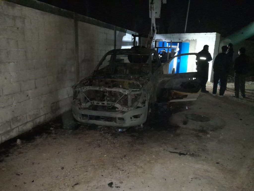 Incendian camioneta de la Junta Central de Aguas 