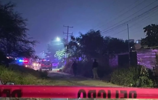 Policía mata a balazos a su vecino tras pelea en Juárez, Nuevo León