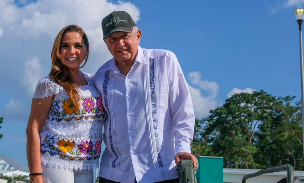 AMLO y Mara Lezama realizan supervisión del último tramo del Tren Maya en Quintana Roo