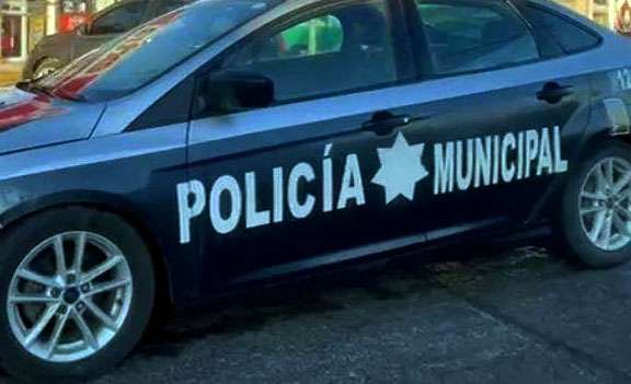 Policía municipal que fungía como escolta es detenido por lesionar a presunto ladrón 