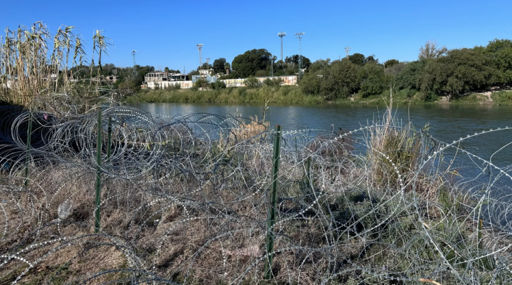Activistas denuncian apoyo del gobierno de Texas a patrullaje fronterizo por vigilantes privados