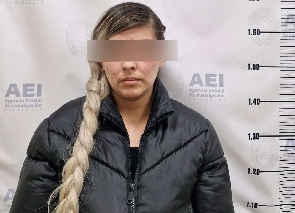 Es acusada de asesinar a dos de sus empleadas cuando se iban a independizar