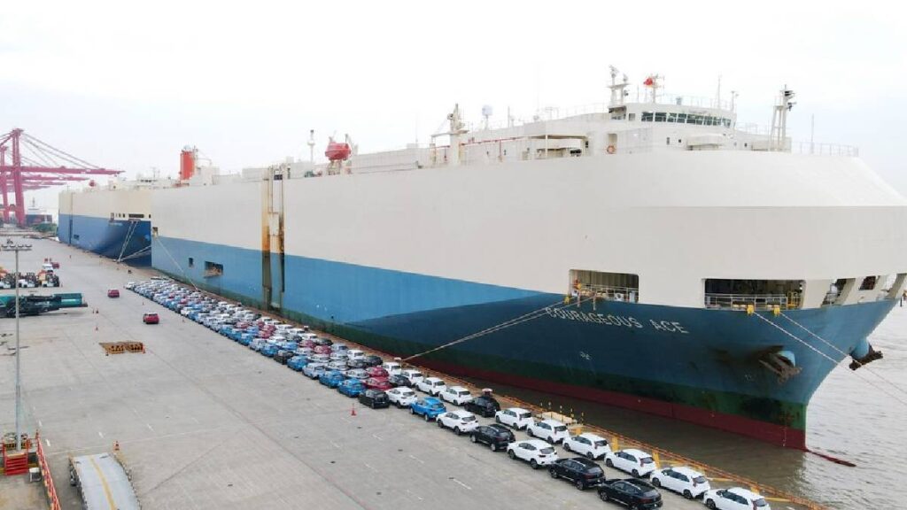 China Lidera el Mercado Mundial de Exportación de Automóviles en 2023