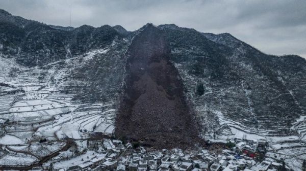 Eleva a 31 el balance de fatalidad por avalancha en Yunnan, China