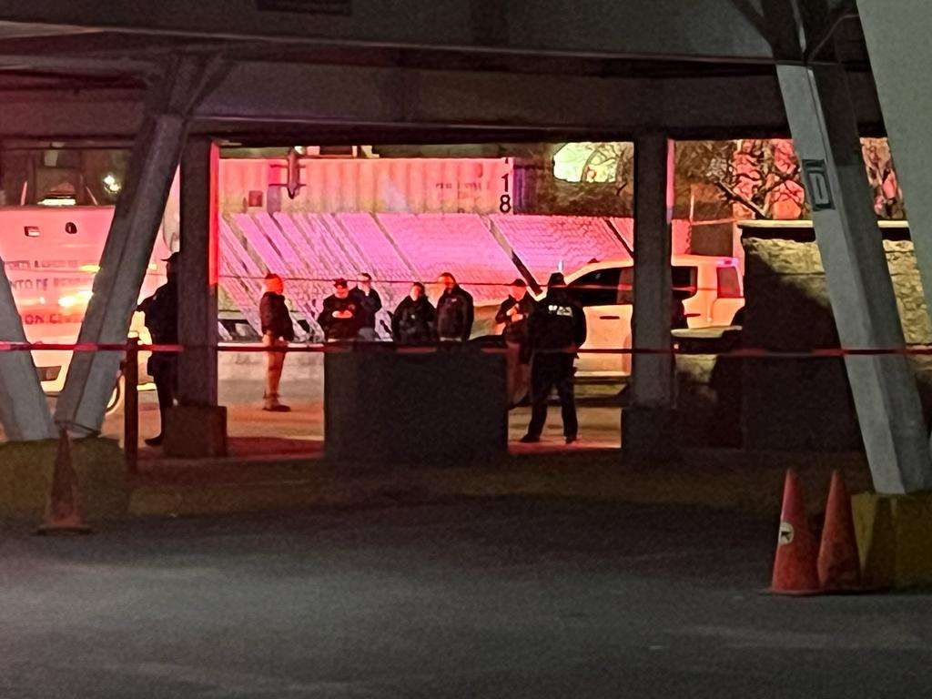 Ejecutan a una empleada de la presidencia que cuidaba un estacionamiento; la identifican