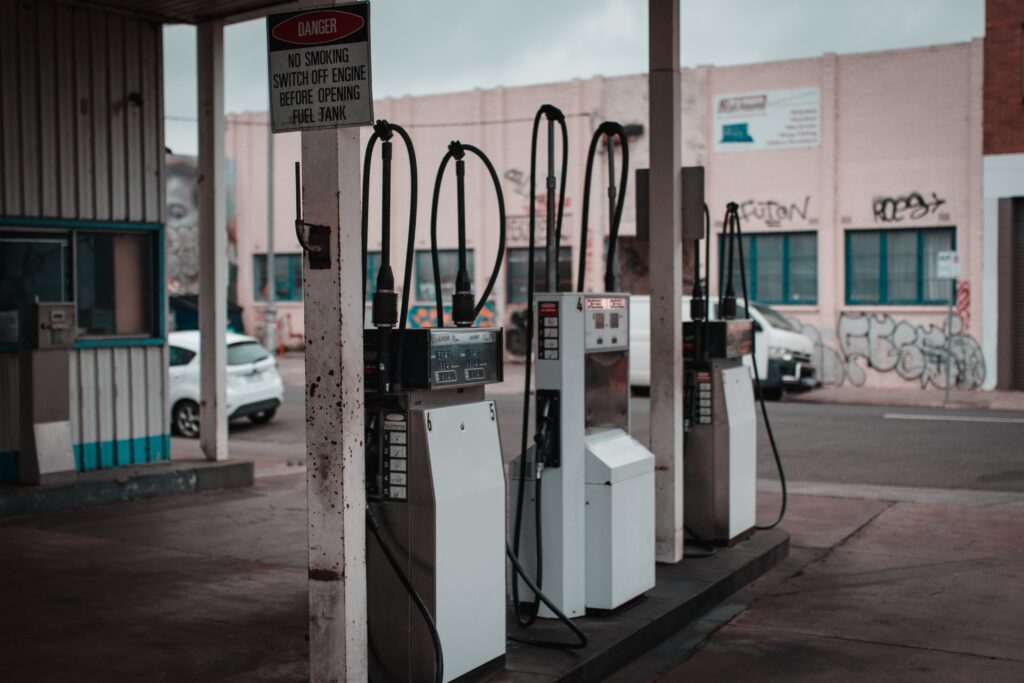 México tiene la segunda gasolina más cara de Latinoamérica