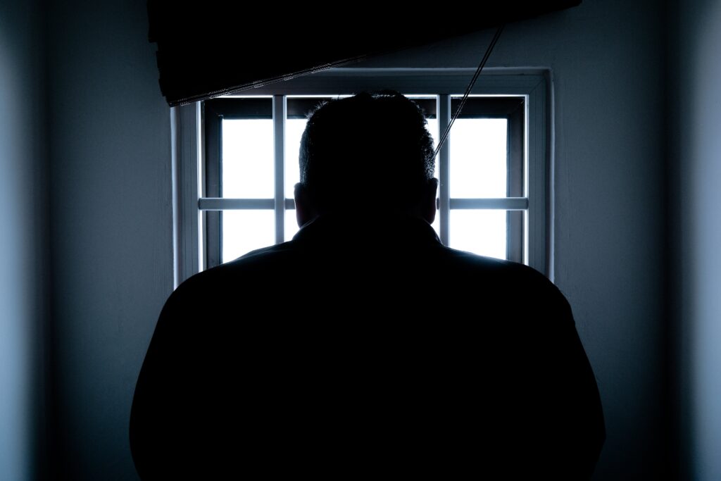 Comisión en Chile aprueba proyecto de ley para que presos mayores a 70 años obtengan arresto domiciliario