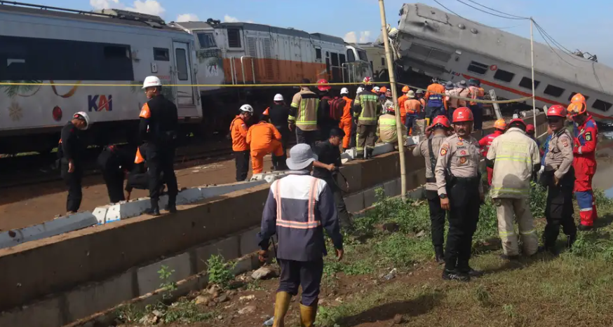 Colisión de trenes en Indonesia deja tres muertos y 28 heridos