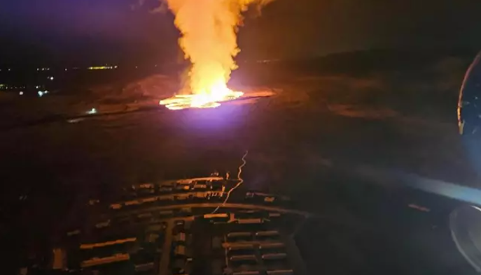 Una nueva erupción volcánica provoca evacuaciones en Grindavik, Islandia