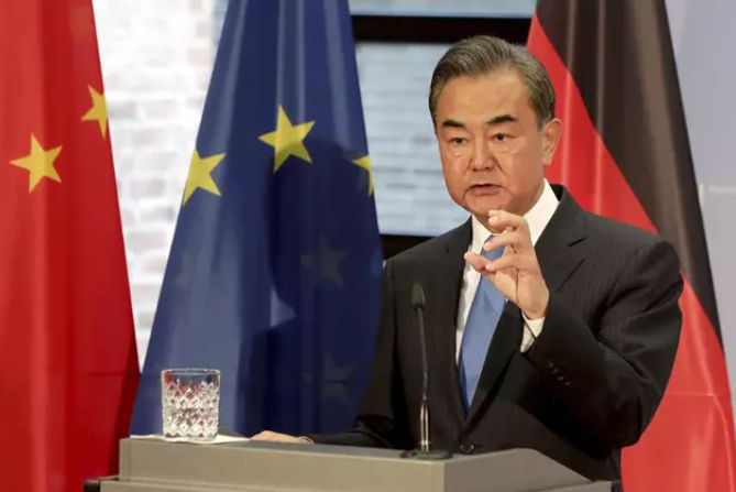 China propone una «conferencia de paz a gran escala» para solucionar el conflicto en Gaza