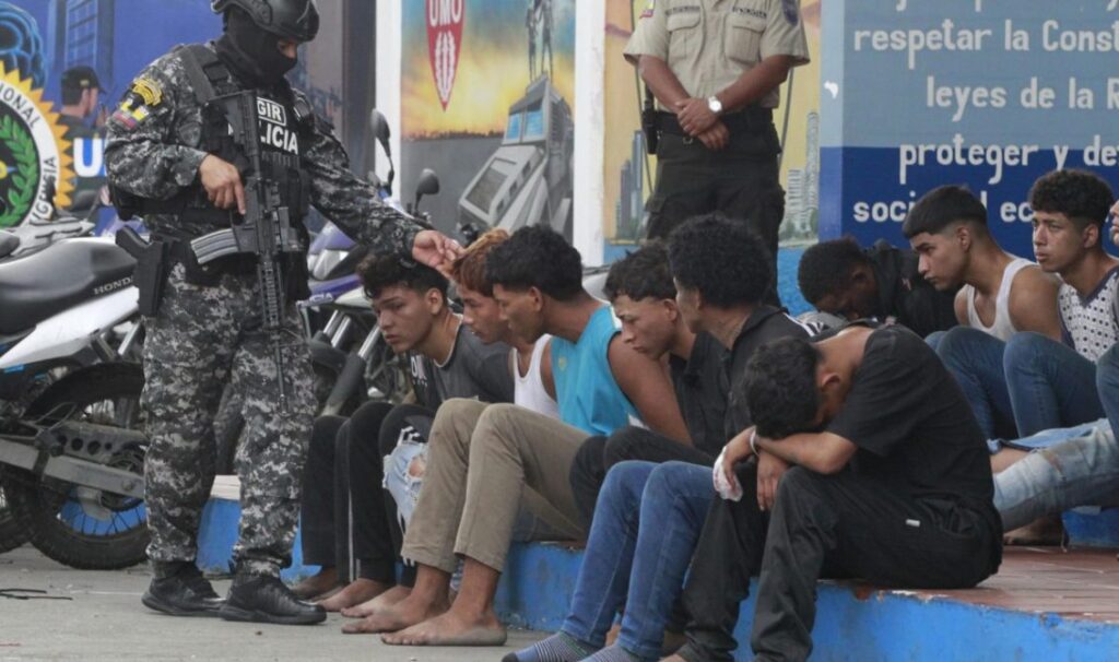 Suman mil 534 detenidos en Ecuador a seis días de guerra contra el narco