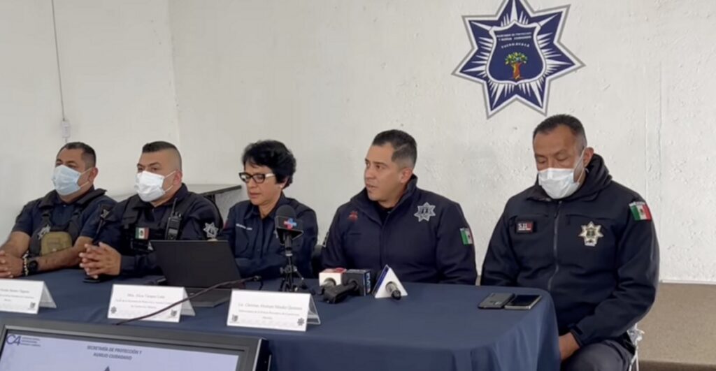 Separan del cargo a 2 policías de Cuernavaca por vender un arma a comerciante