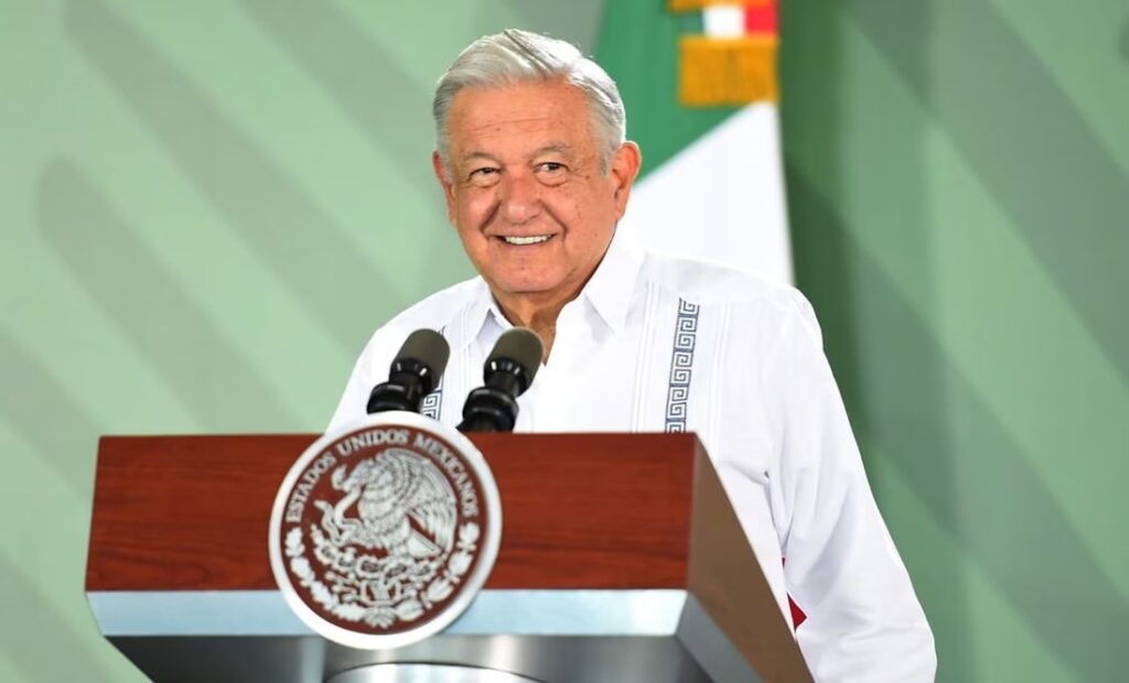 AMLO es declarado “héroe nacional” en Motul, Yucatán