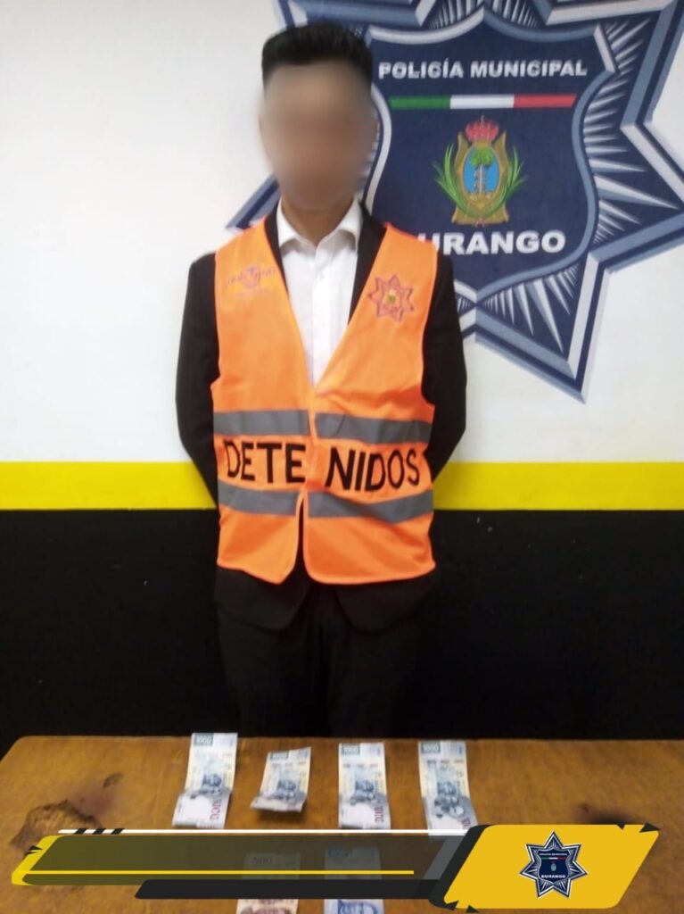 Le dio patadas al pesebre