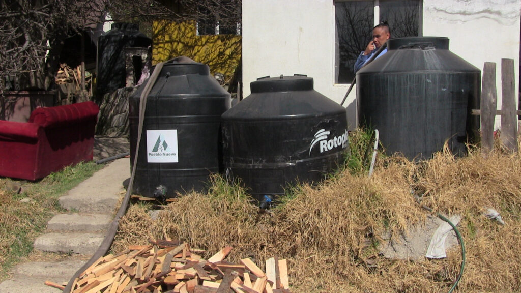 Vecinos que no tienen agua piden que la cuiden en los hogares que sí llega