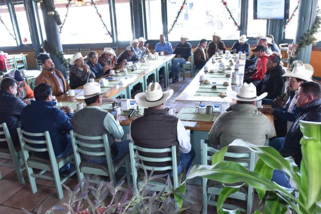 Realizan reunión informativa de ganado para las pruebas de barrido en el municipio