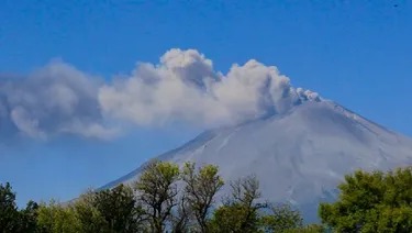 Puebla registra caída de ceniza del volcán Popocatépetl