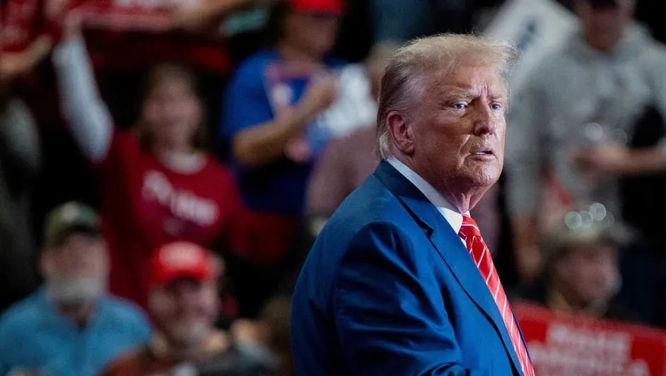 Trump lamenta faltar a funeral de su suegra por asistir a su juicio en NY