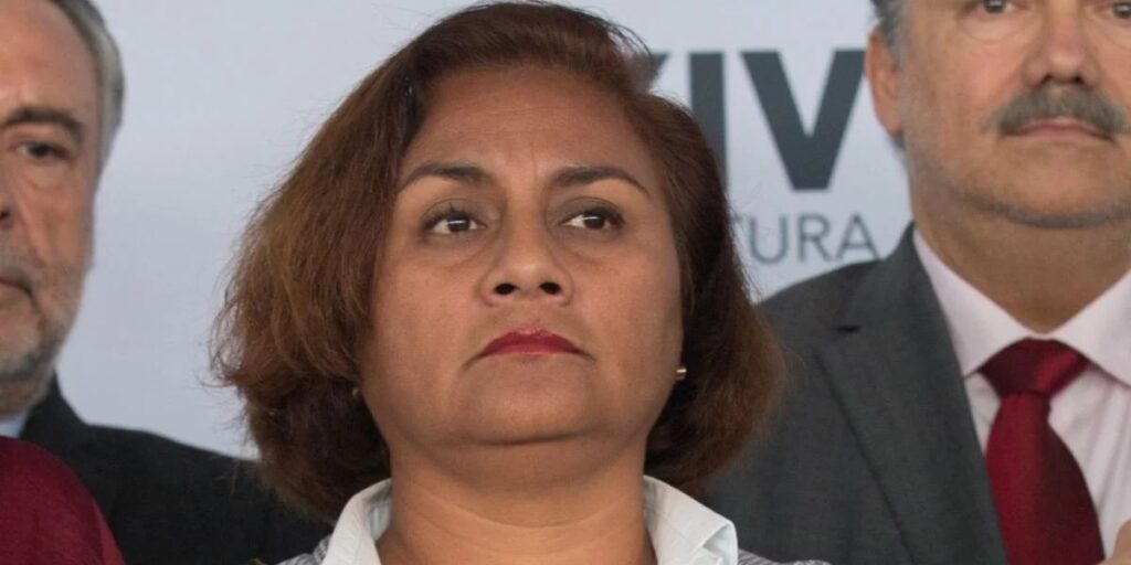 Alcaldesa de Manzanillo es expulsada de Morena tras señalar presuntos nexos de funcionarios con el narco