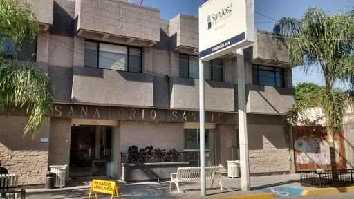 Disparó al estómago pero le pegó en el pie