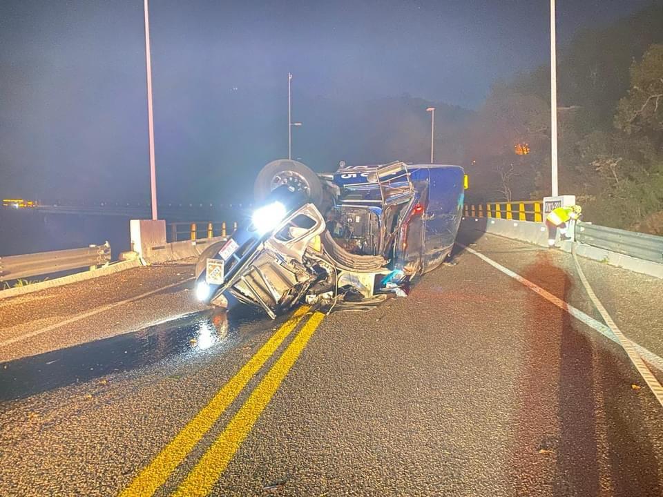 Volcó pipa cargada de gasolina en la Durango-Mazatlán