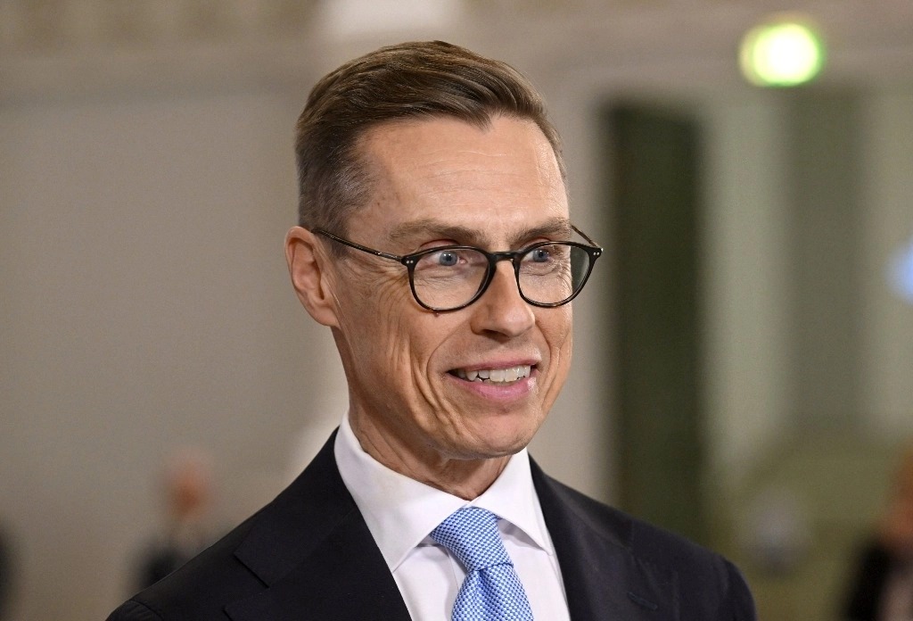 Stubb gana la primera vuelta de elecciones en Finlandia