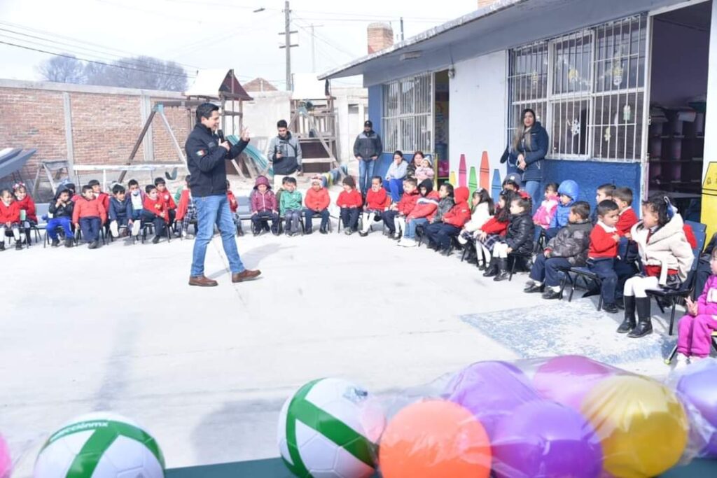 Retoman lunes cívicos en instituciones educativas