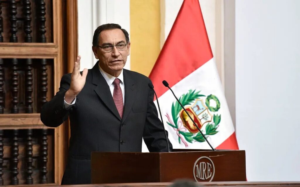 Fiscalía de Perú señala al expresidente Vizcarra como posible líder de red de corrupción