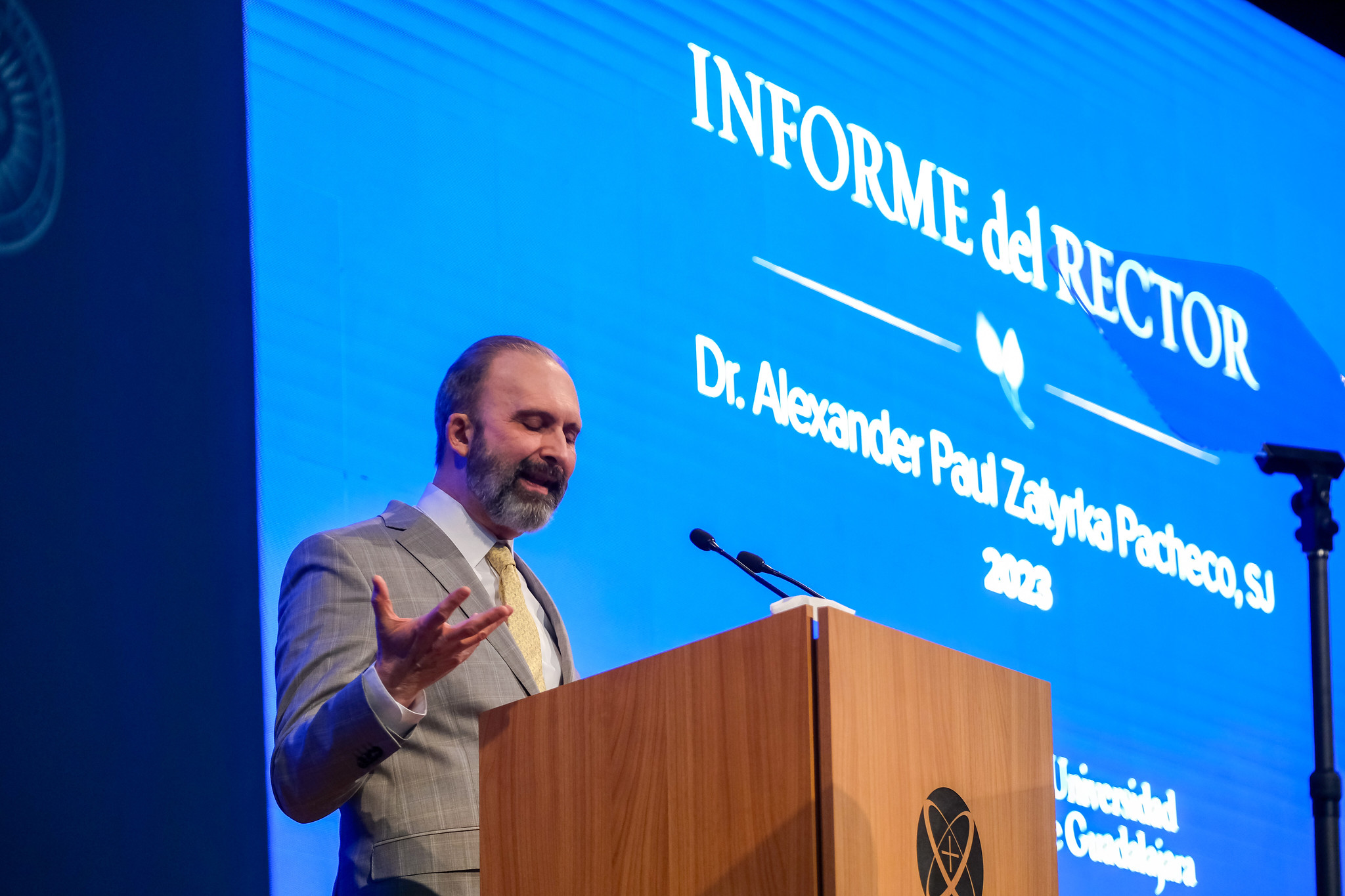 Rector del ITESO, Alexander Paul Zatyrka Pachec, rinde Informe Anual de ...