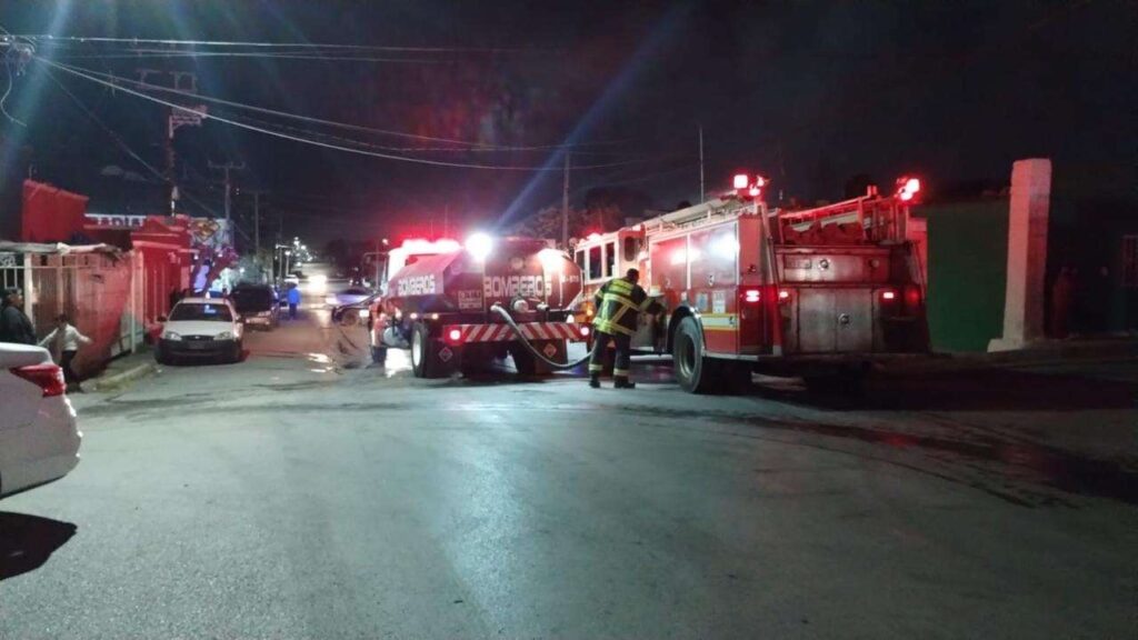 Arde en llamas un hogar y evacuan a toda la cuadra