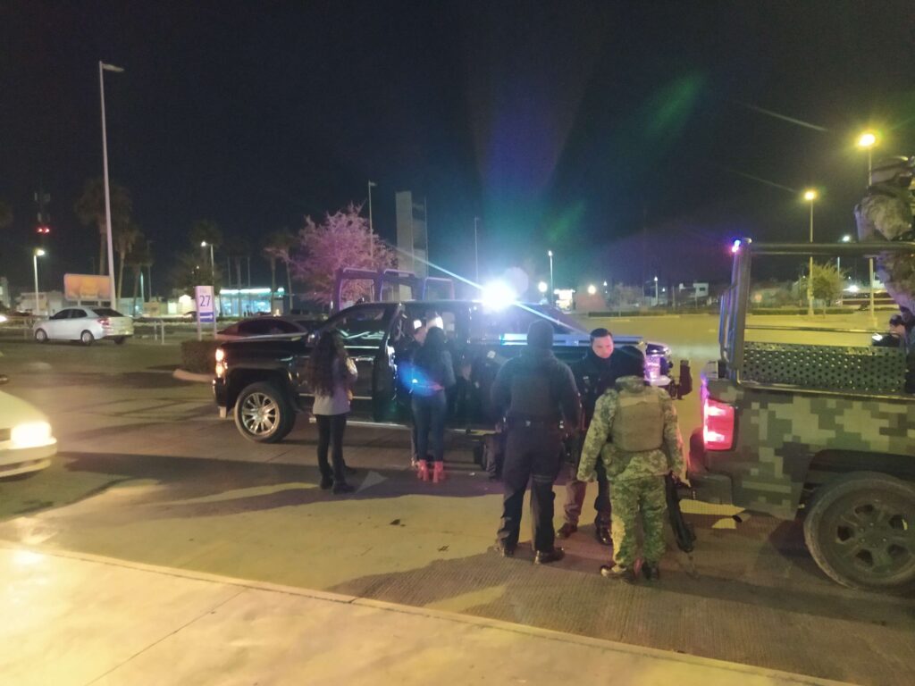 Pleito dentro de un bar deja a un hombre herido en la cabeza; realizaron disparos