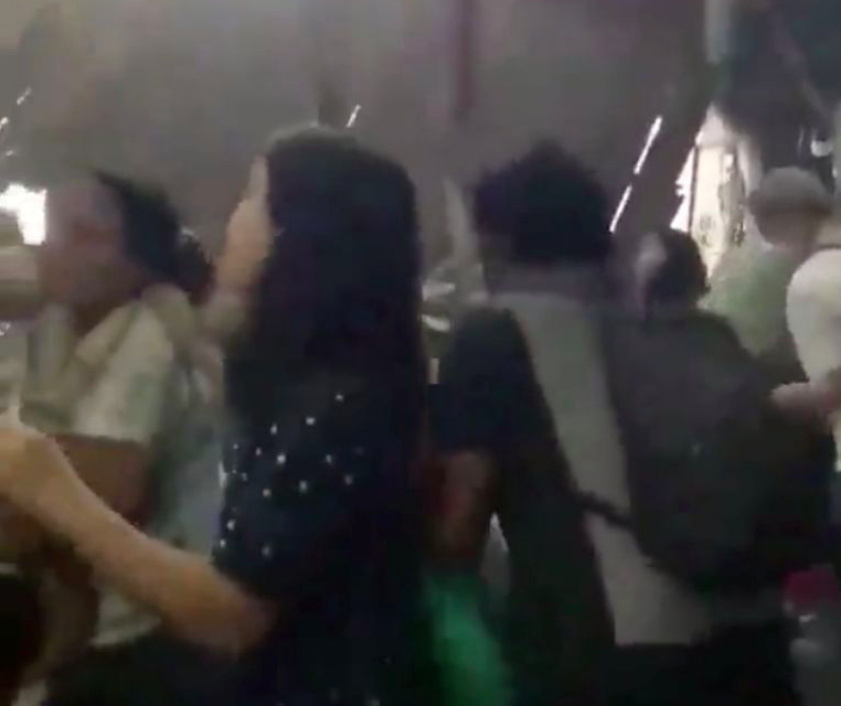 Tragedia en Filipinas: se desploma un balcón durante una misa