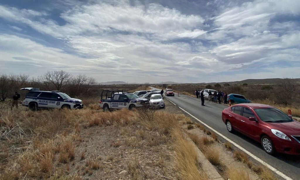 Conductores y estatales buscan a conductora desaparecida por la carretera libre a Cuahutémoc 