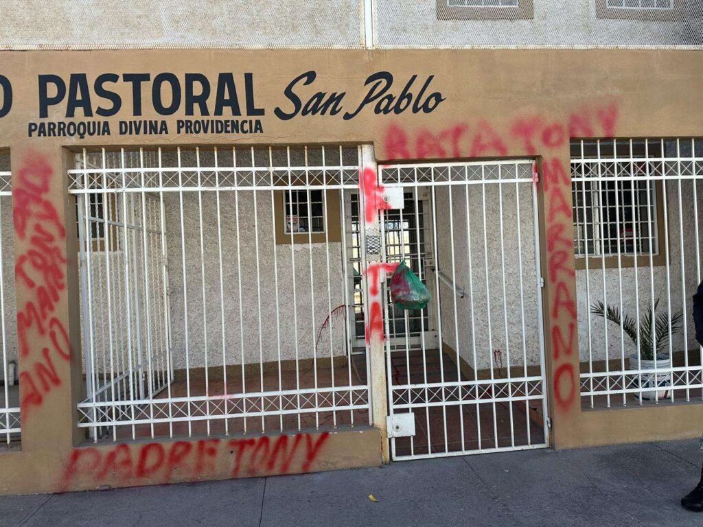 Rayan centro pastoral escriben “Rata Tony” se trata de un sacerdote