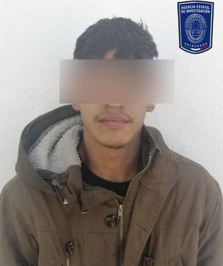 Lo detienen en el centro de Parral con 2 envoltorios que contenían cristal