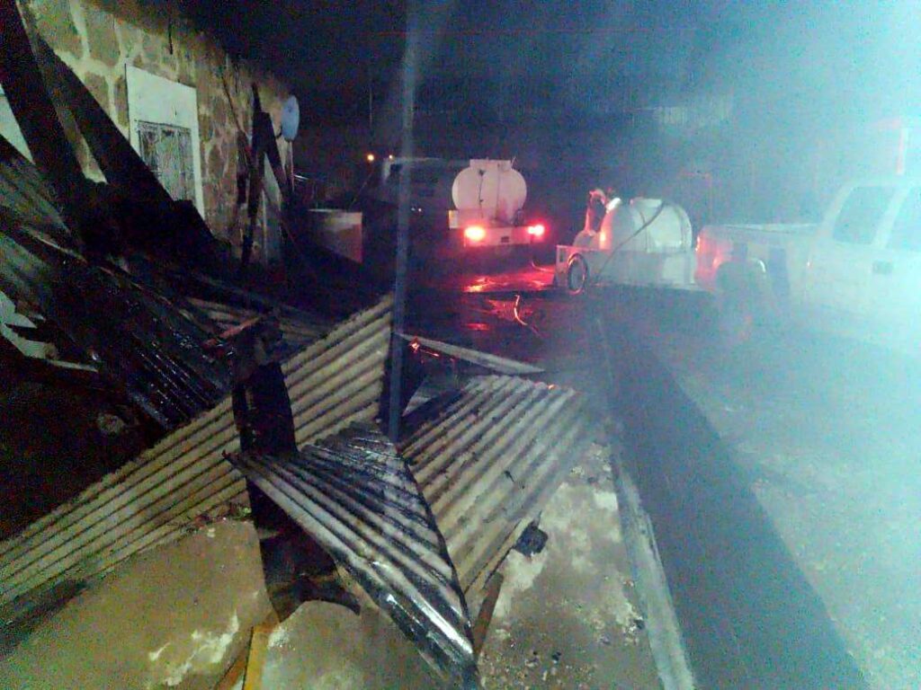 Arde en llamas departamento en Creel