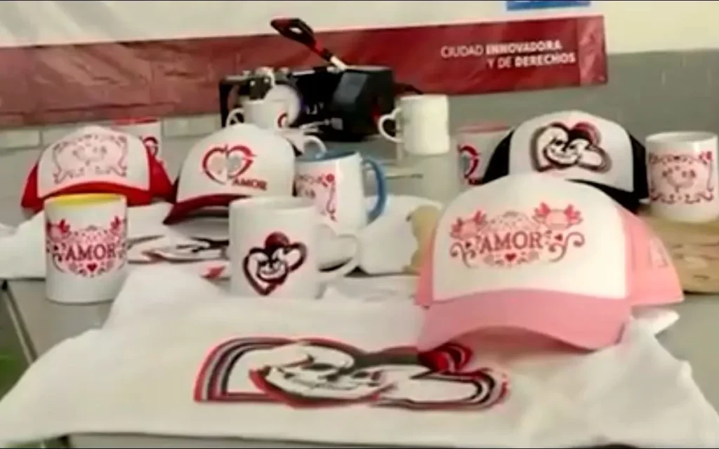 Internos del Reclusorio Sur muestran su talento  con el kit “Eterno Amor” para San Valentín