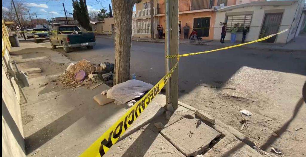 Muere sexagenaria al ser embestida por un camión urbano; el responsable huyó del lugar