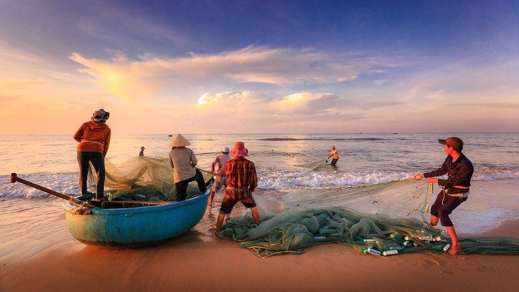 Desaparecen 5 pescadores por mal tiempo en Yucatán
